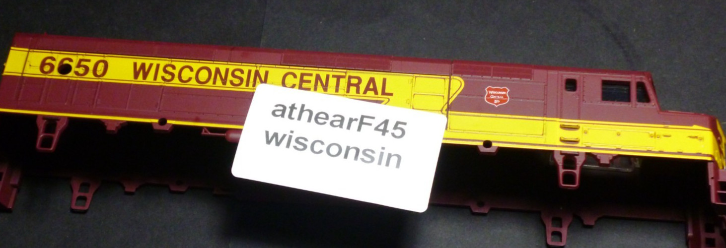 Ho Athearn Diesel locomotive shell F45 Wisconsin Central