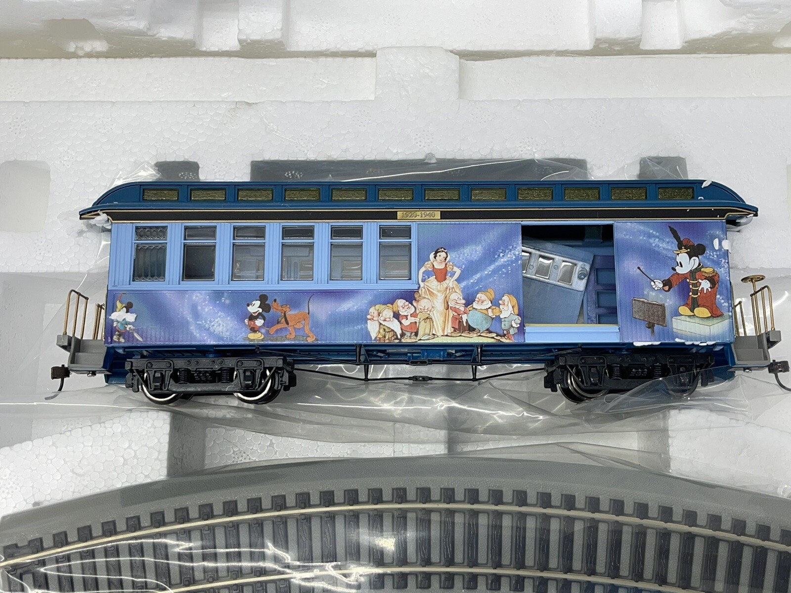 BACHMANN HAWTHORNE VILLAGE ON30 MICKEY MOUSE STEAM ENGINE and COAL TENDER