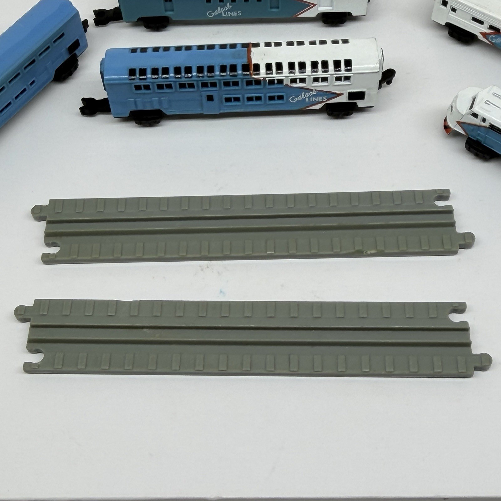 MICRO MACHINES 1989 MINIATURE 5 CAR AMERICAN PASSENGER TRAIN GALOOB LINES ENGINE