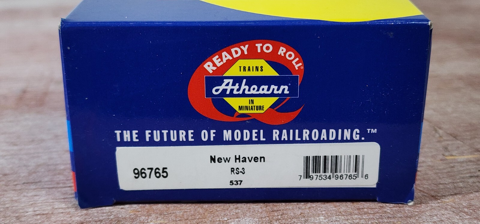 New Haven Railroad ALCO RS-3 Diesel Locomotive 537 Athearn 96765 with DCC Plug
