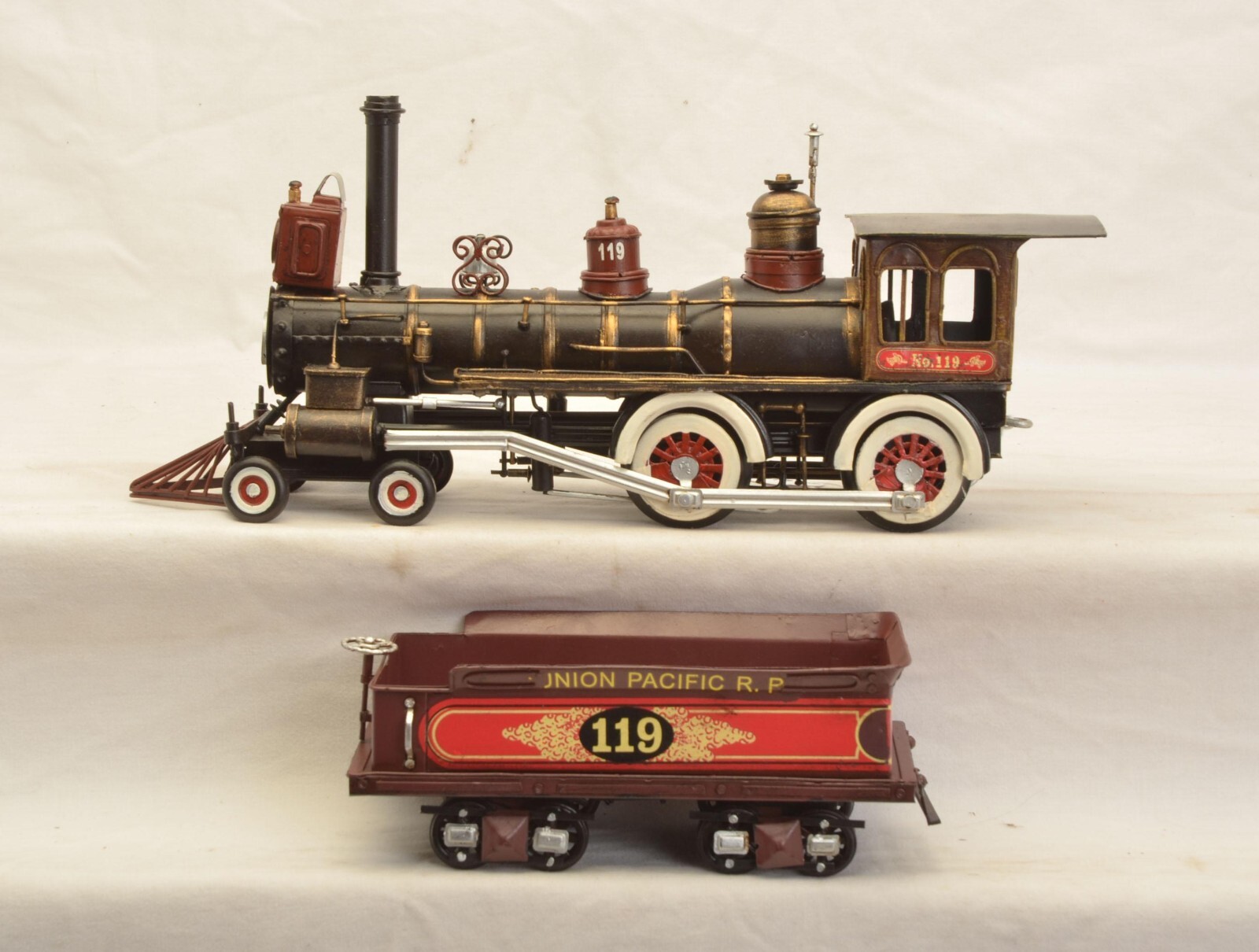 Custom Union Pacific 119 1/24 Scale 4-4-0 Steam Locomotive and Tender