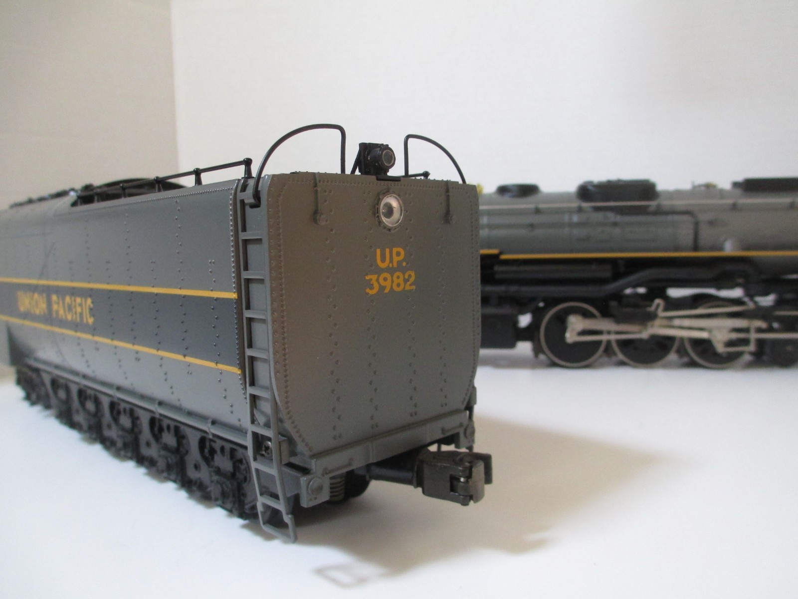 MTH Union Pacific No.3982 4-6-6-4 Die-Cast Challenger Loco & Tender P/S READ