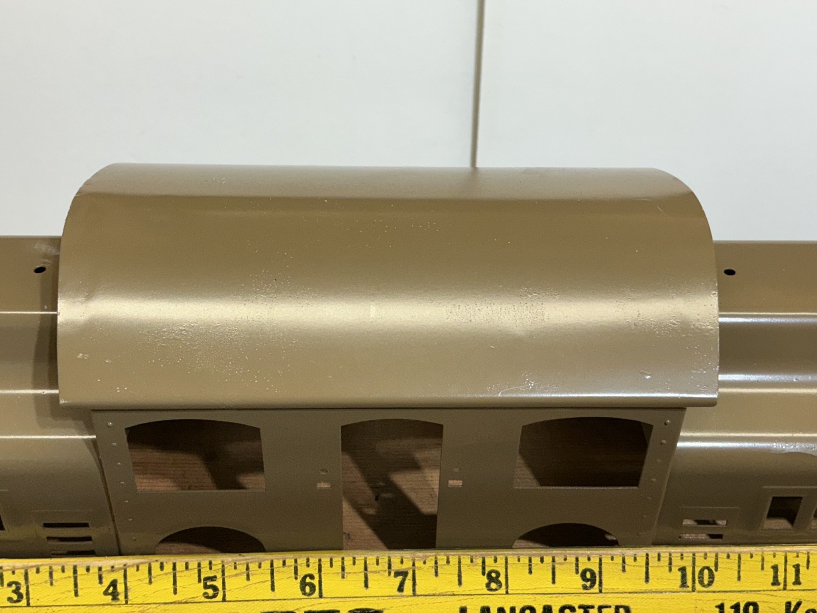 LIONEL PREWAR STANDARD GAUGE 402 BODY & LOOSE PARTS…REPAINTED