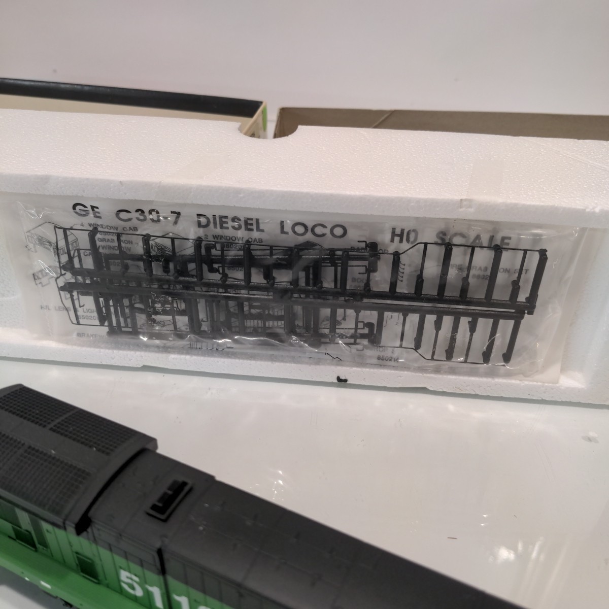 HO Atlas 8606 GE C30-7 Burlington Northern BN 5012 NOS