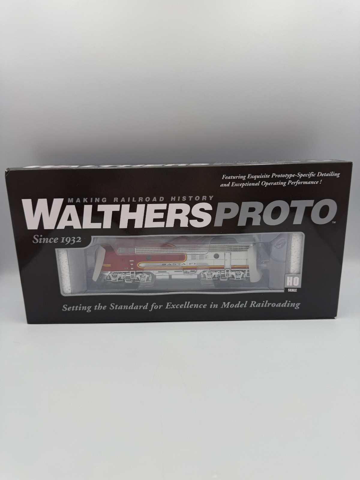 HO Walthers Proto 2000 Modernized F3A Santa Fe #16-L. Factory DCC/Sound. NIB