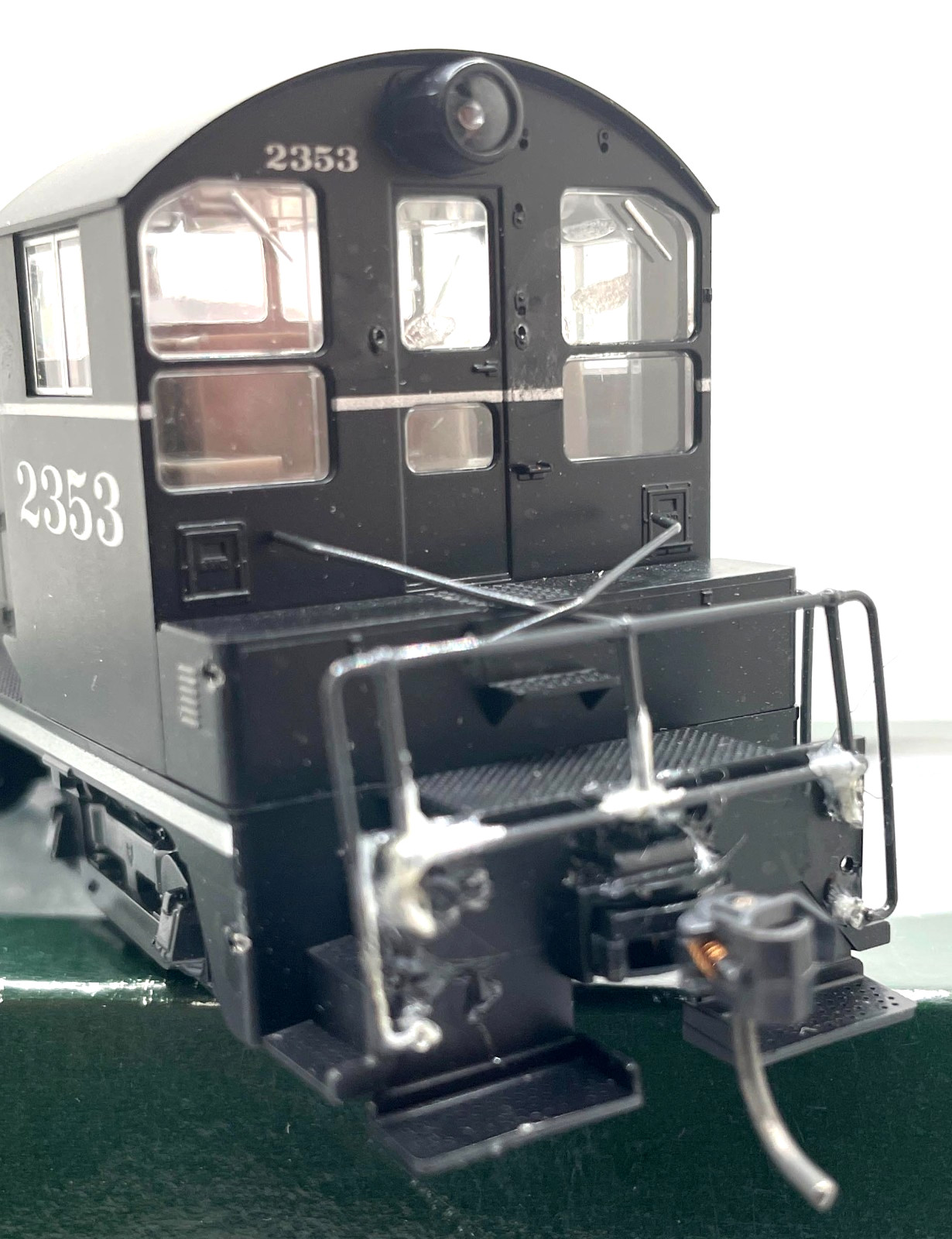 HO KATO 37-102 EMD NW2 PHASE I SWITCHER SANTA FE # 2367
