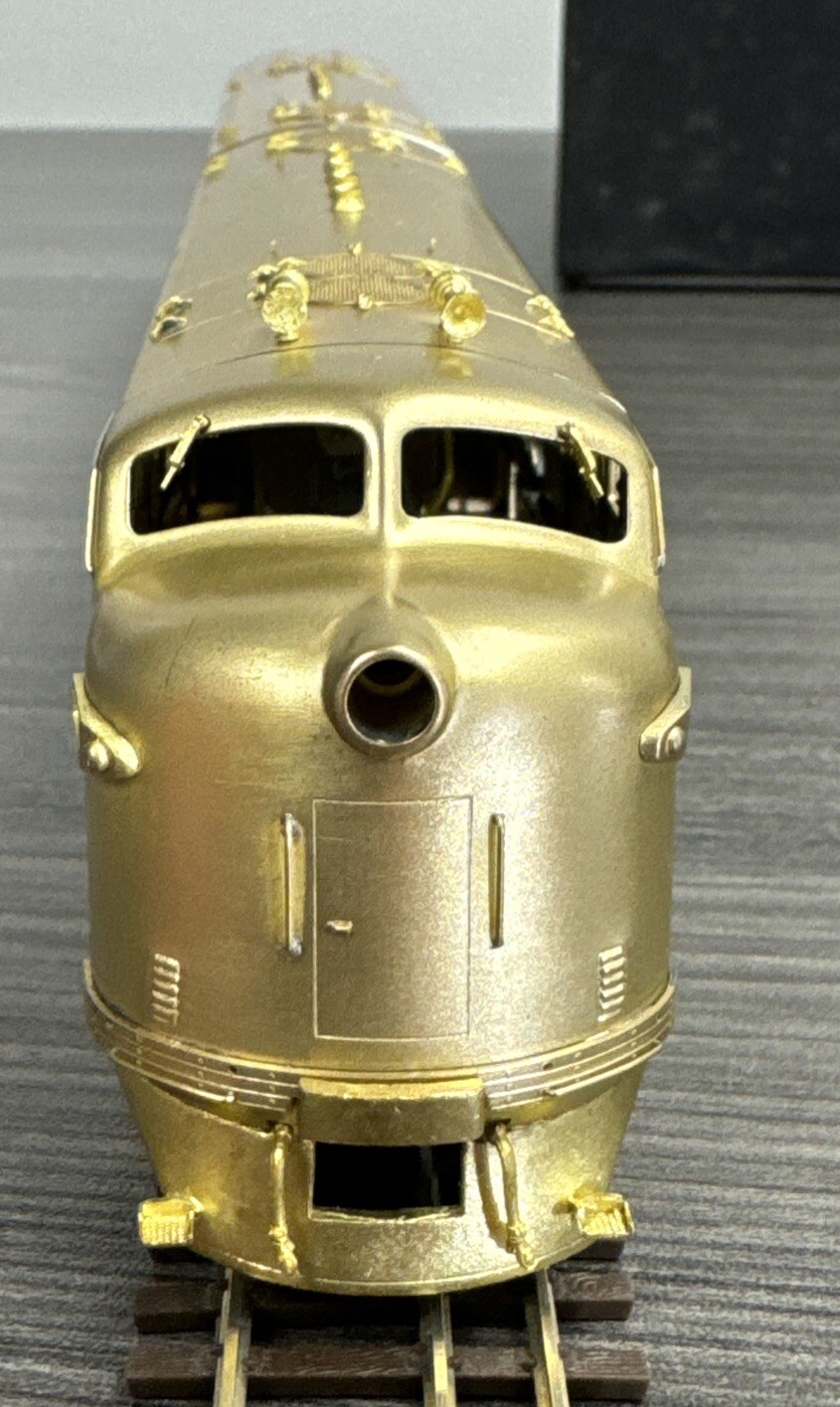 The Train Shop HO Brass E.M.D. FT A&B Diesel Locomotive Set – MINT & Unpainted!