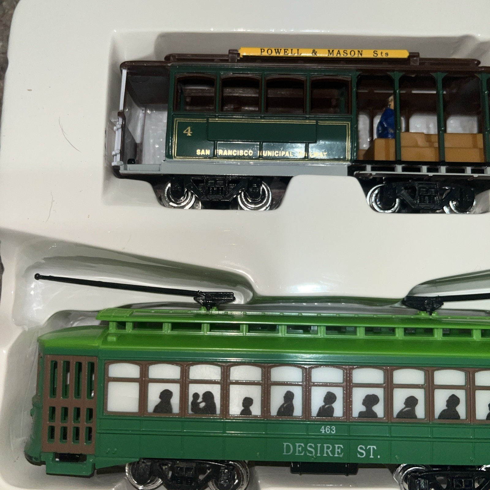 Train Classic Streetcars 2 HO Scale Powell & Mason #4 & Desire Street #463 NIB