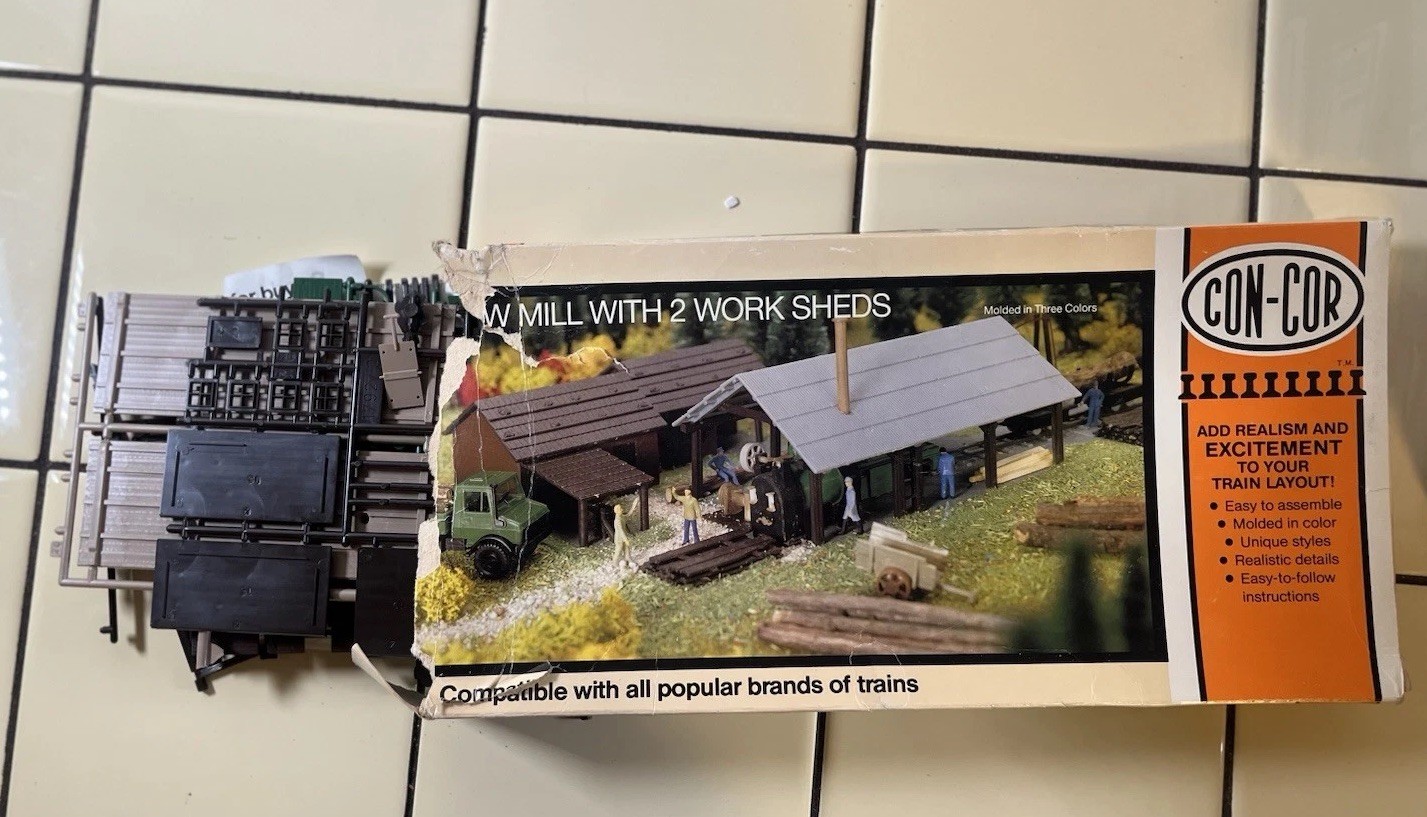 Huge Vintage HO Scale Train Lot Roundhouse Athearn Logging Mill Model Power