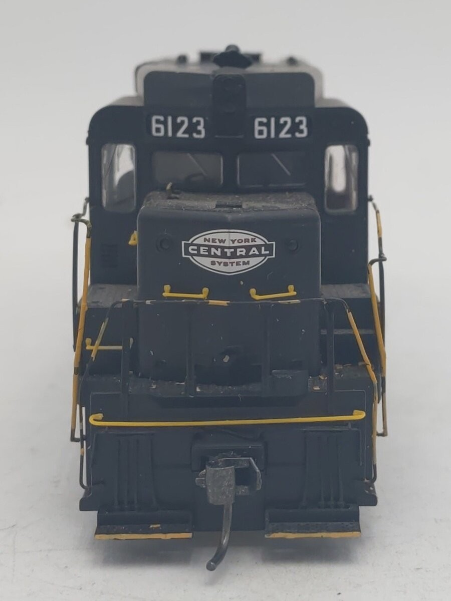 Proto 2000 21548 HO New York Central Powered GP-30 Diesel Locomotive #6123