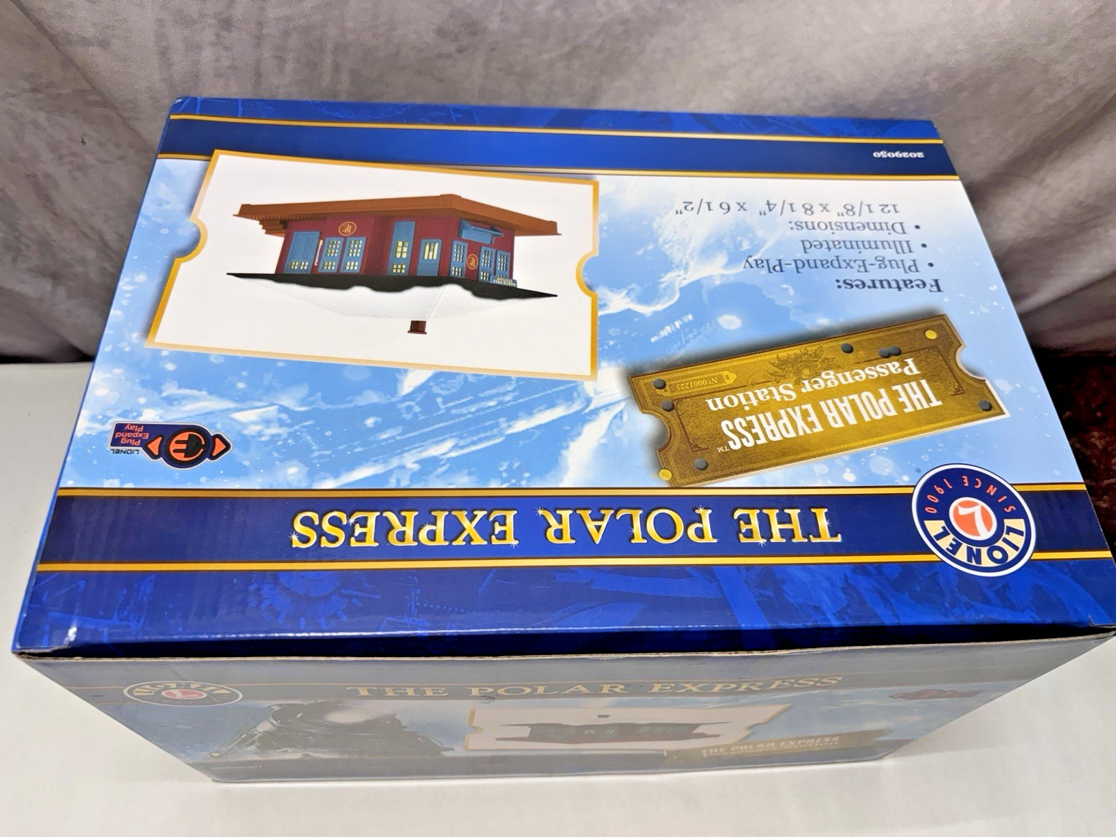 LIONEL #2029050 POLAR EXPRESS PASSENGER STATION PLUG-IN-PLAY VS-15