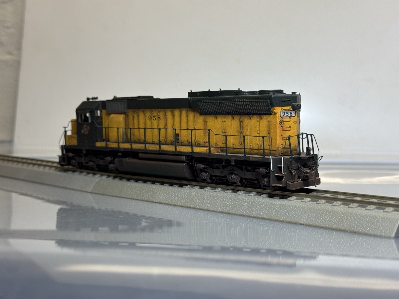 Ho Scale CNW SD45 (DCC Sound + Weathered)
