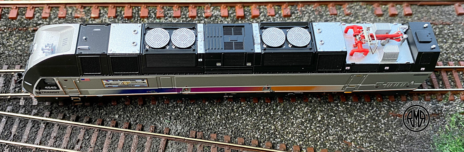 Atlas 40005743 N Scale ALP-45DP #4540 NJ Transit Gold Series ESU 40th Annivesary