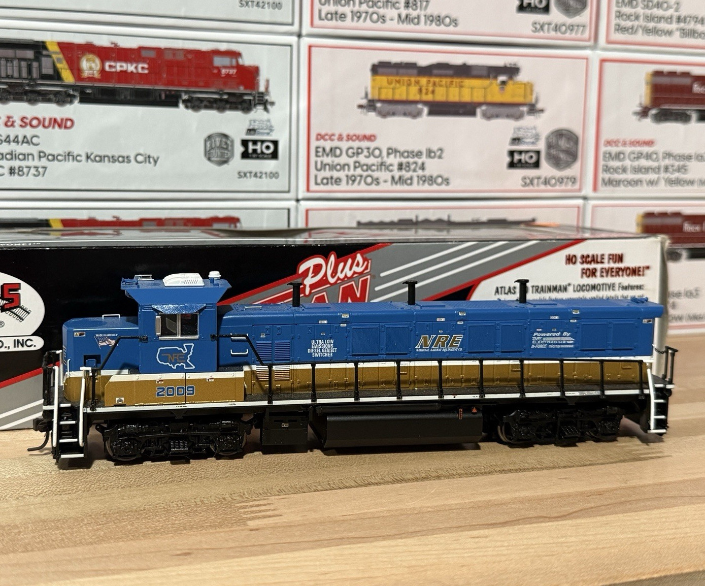 Atlas HO NRE Genset Demonstrator #2009 DCC & Sound USED