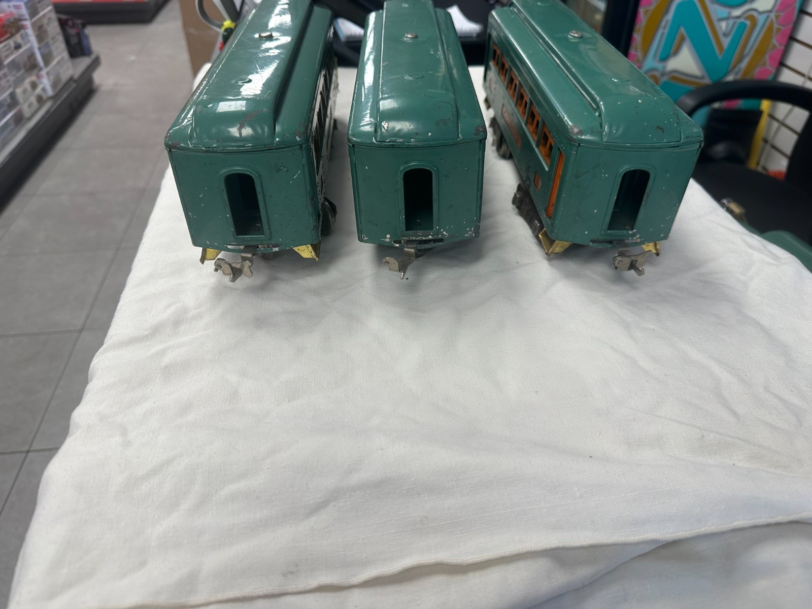Lionel/Ives #10 Peacock and 3 Peacock Passenger Cars (339,332,341) with Boxes