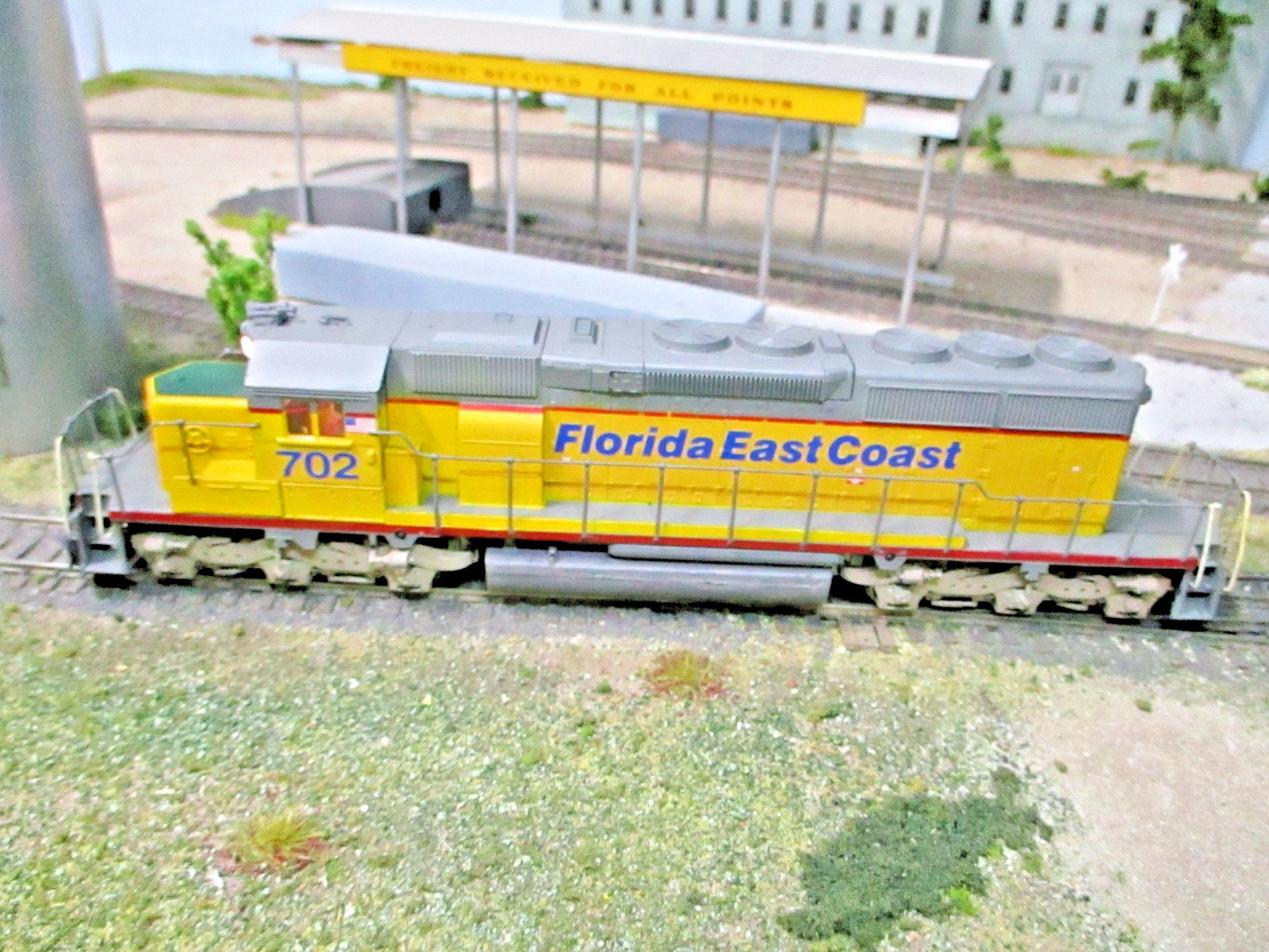 FEC 702 x-UP, ATHEARN SD40-2 CUSTOMPAINT,KEEP ALIVE,TSUNAMI DC/DCC/SND,DITCHLITE